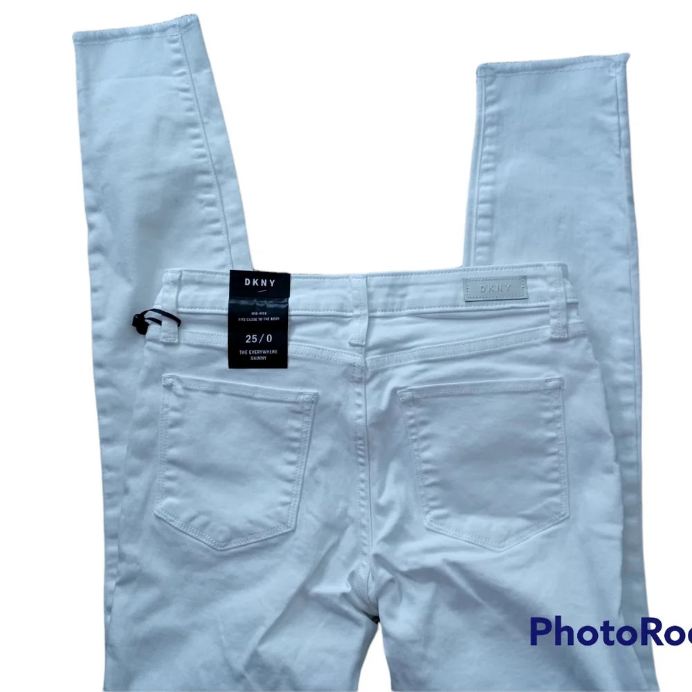 NWT, DKNY White Stretch Jeans - Picture 5 of 6